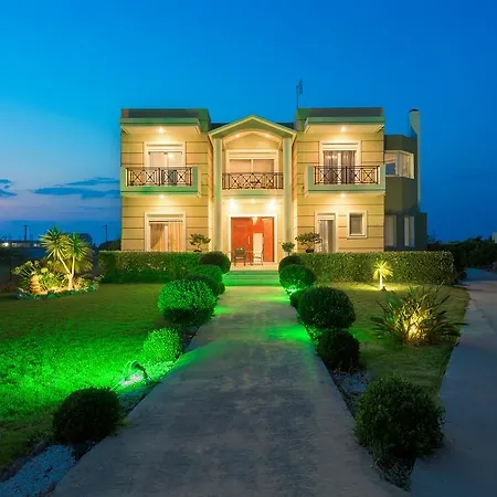 Sunny Breeze Deluxe Villa Near Beach, Private Pool *