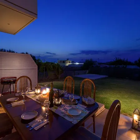 Sunny Breeze Deluxe Villa Near Beach, Private Pool Villa *